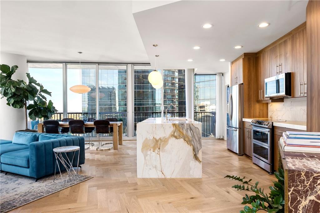 1010 Midtown - Residential