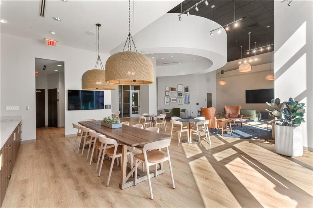 1010 Midtown - Residential