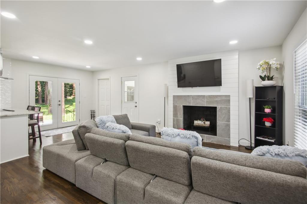 2832 Riderwood Drive
