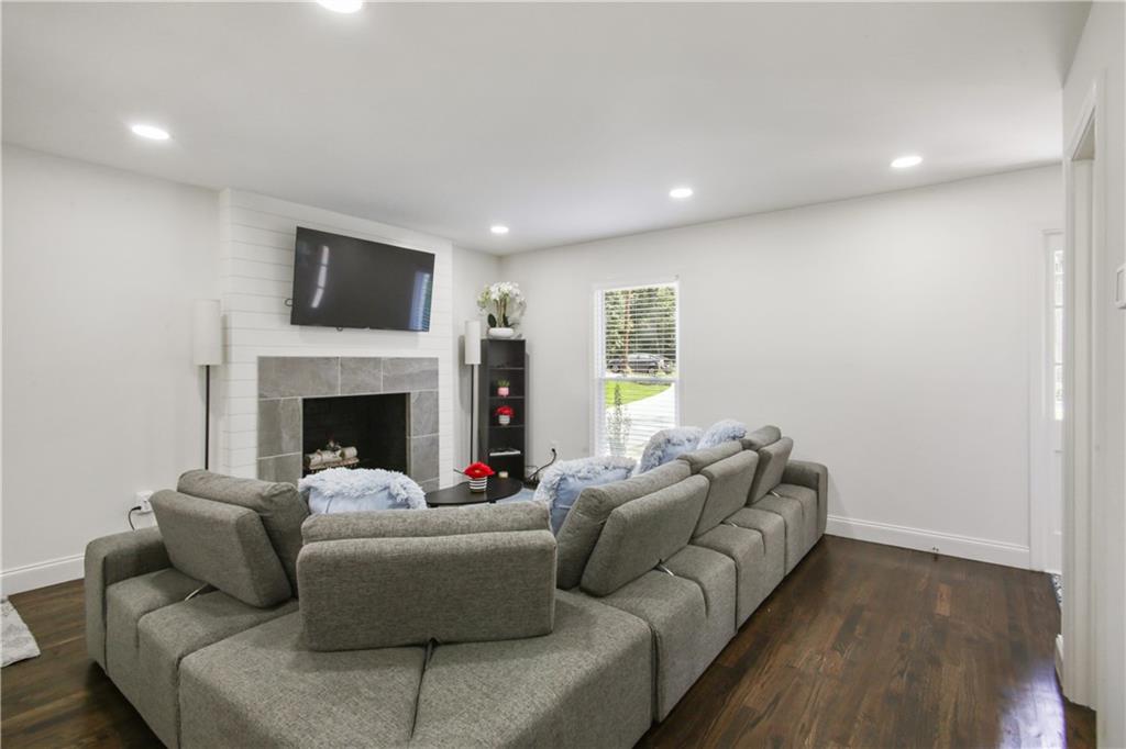 2832 Riderwood Drive