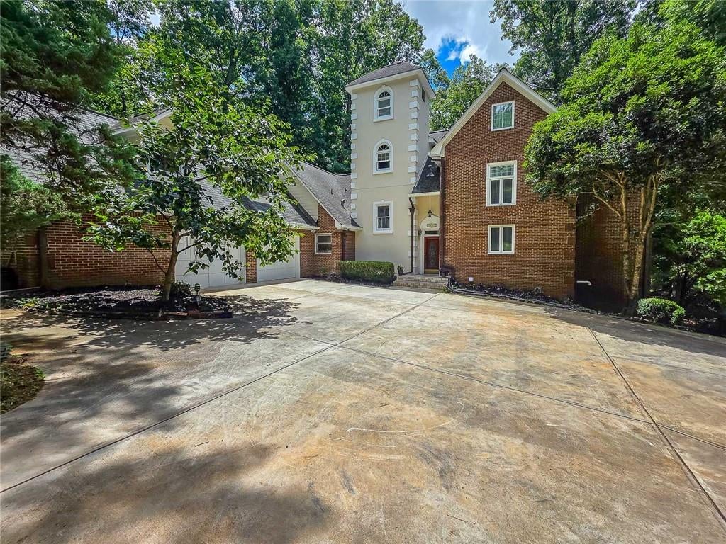 5599 Stone Creek Drive
