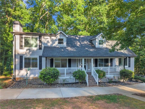 Homes For Sale - 8804 Willow Creek Court<br/> Douglas County, Douglasville, GA 30135