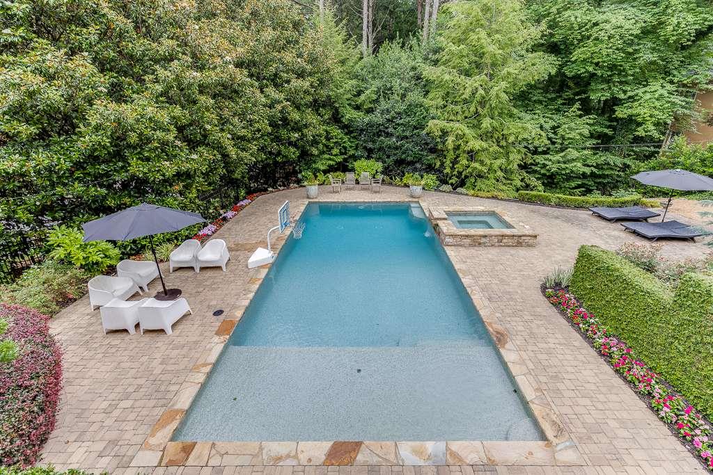 3255 Manor View Court