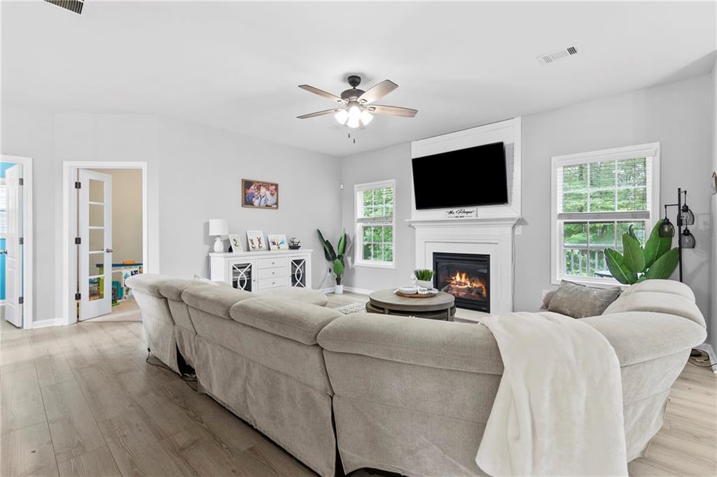 4545 Evandale Way, Cumming, Georgia image 10