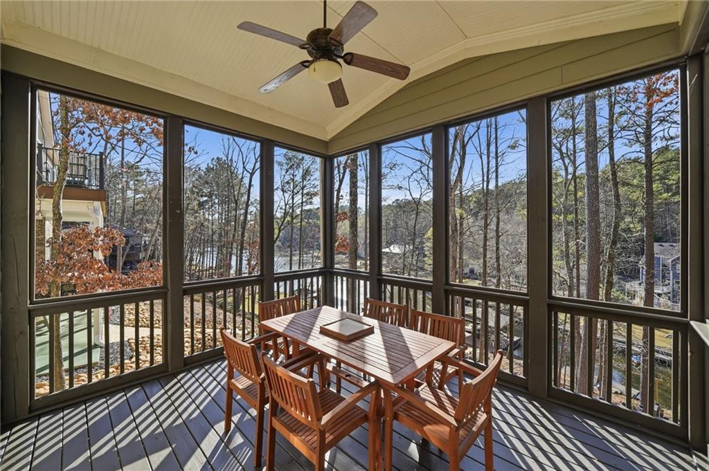 118 Broadwater Court