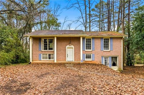 Homes For Sale - 6950 Knollwood Drive<br/> Morrow, GA 30260