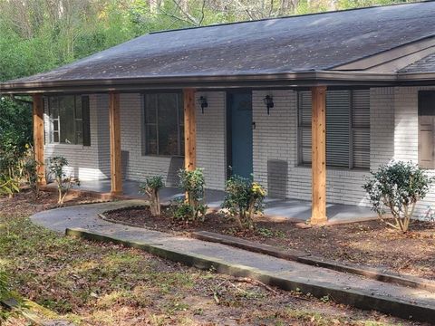 A home in Fairburn