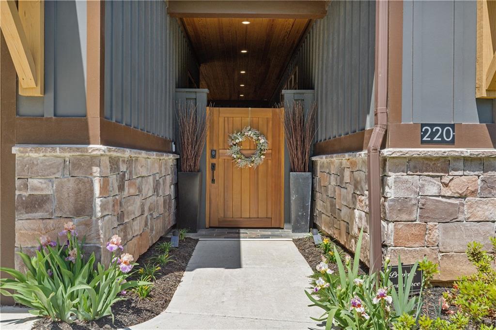 220 Arbor Garden Circle, Newnan, Georgia image 2