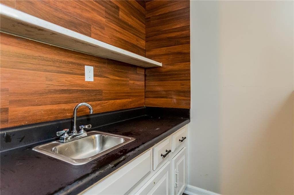 8404 Park Ridge Lane