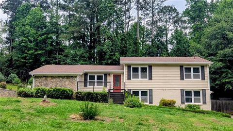 Homes For Rent - 3290 Forest Creek Drive<br/> Marietta, GA 30064