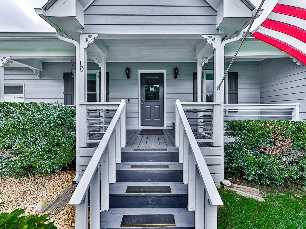 10 Southwood Drive NW