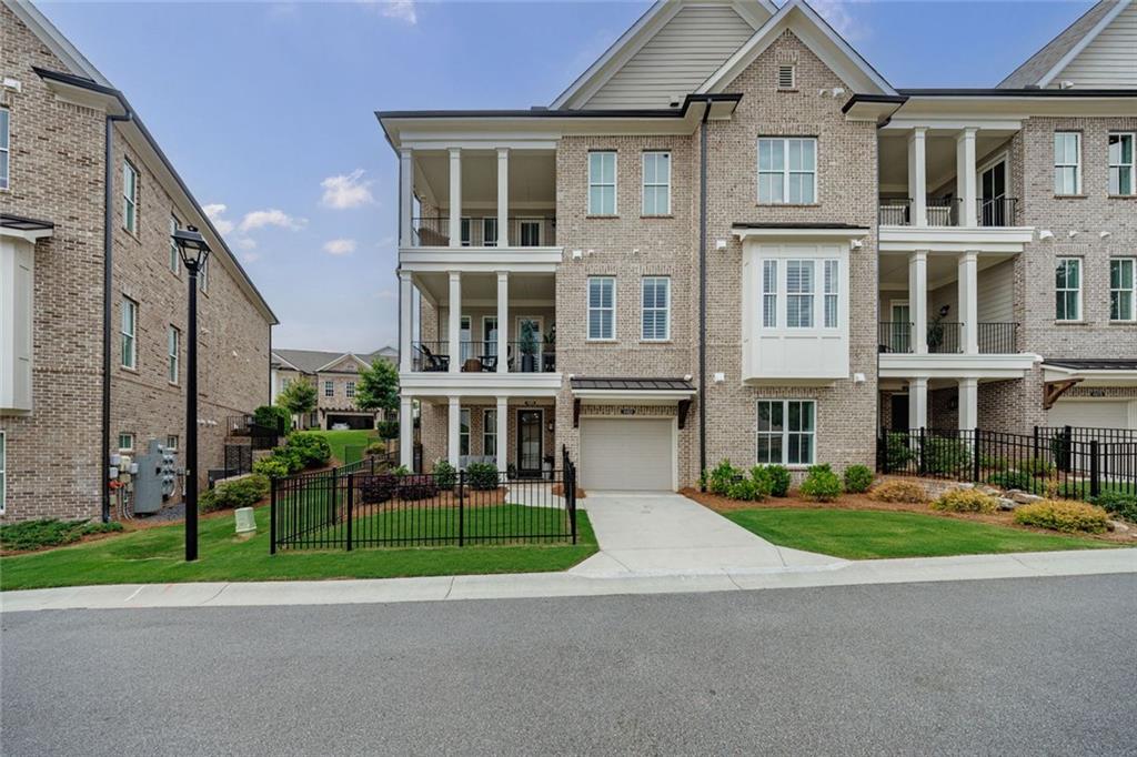 4989 Sealy Circle