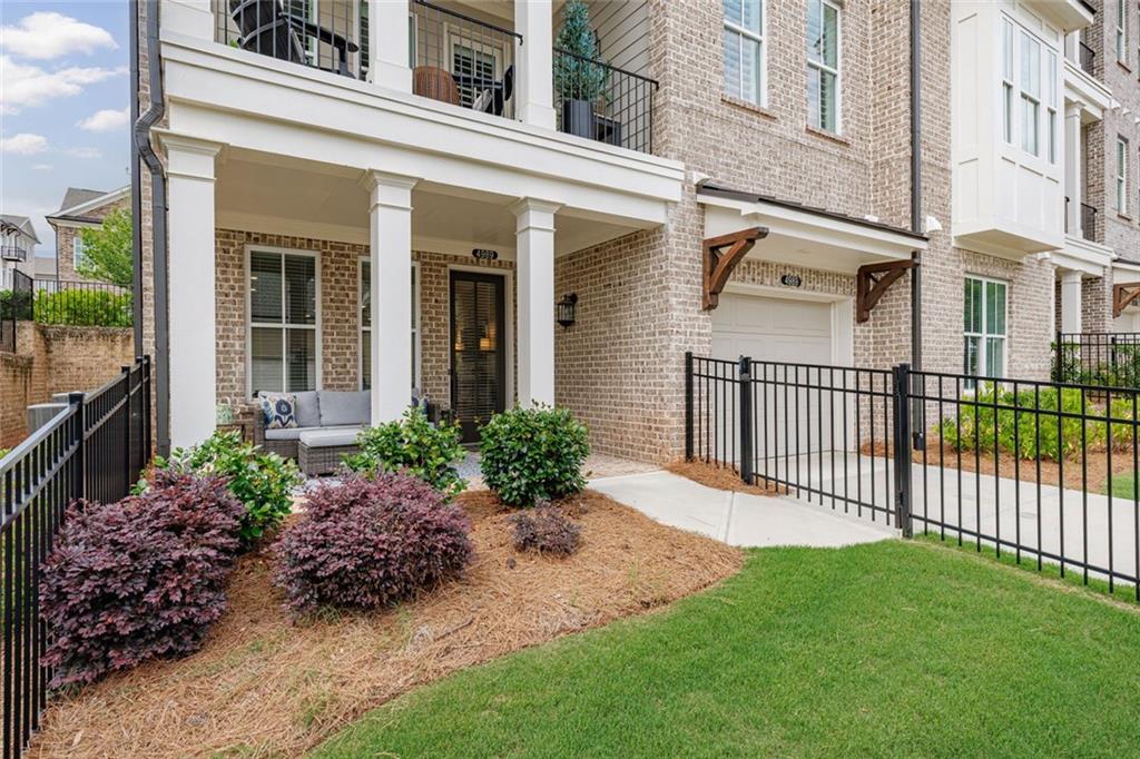 4989 Sealy Circle