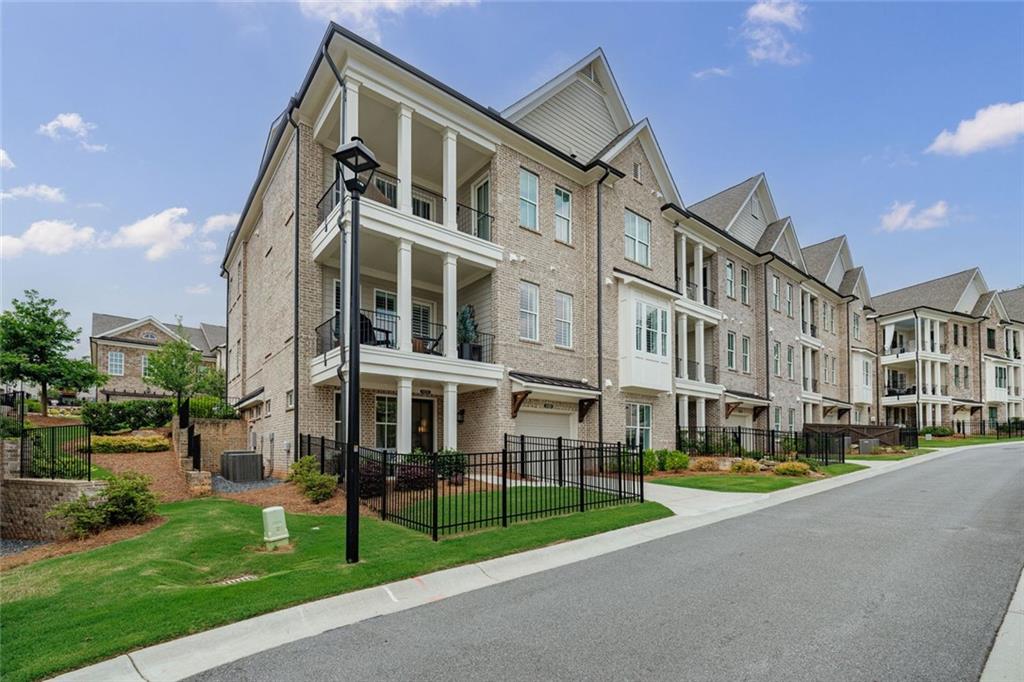 4989 Sealy Circle