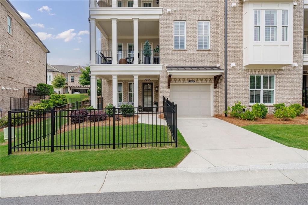 4989 Sealy Circle