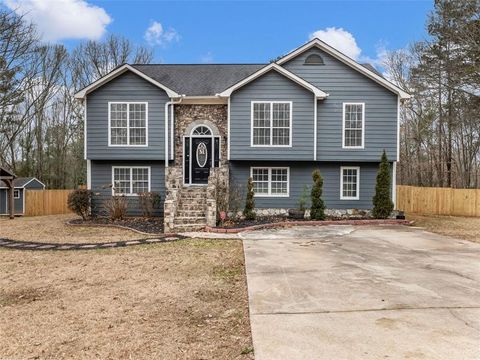 A home in Hoschton