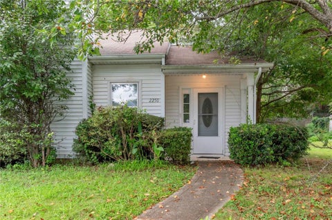 Townhouse For Sale - 2250 Wellington Circle<br/> Dekalb County, Lithonia, GA 30058
