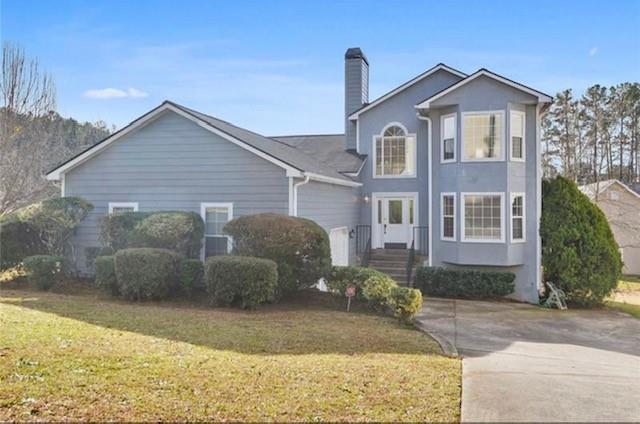 If you're looking for peace and tranquility, you've found it. This well-appointed and well-taken care of home is located in the established Cascade Hills Subdivision in South Fulton. With two generously sized bedrooms on the main level and an oversized primary retreat upstairs (with its own sitting room and fireplace), you immediately feel comfortable. If relaxing outside is a desire, the large deck off of the dining room is solid and ready for optimal enjoyment. Don't miss the opportunity to call this wonderful house a home. Note: Minimum 550 credit score and good rental history required. No housing vouchers.
