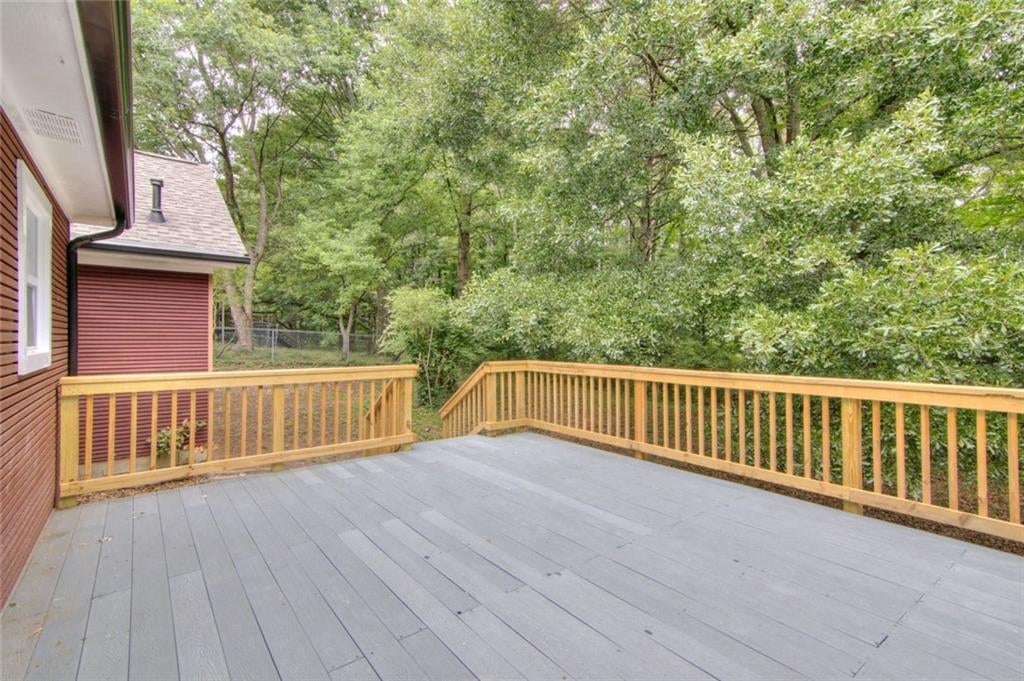 18 Regal Way NW