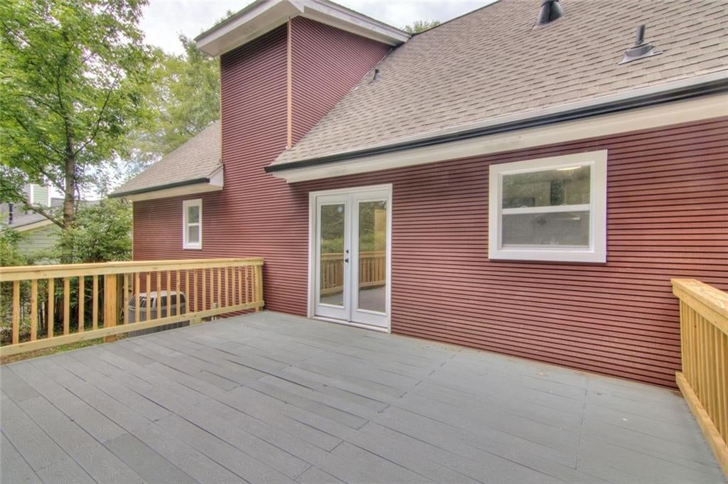18 Regal Way NW