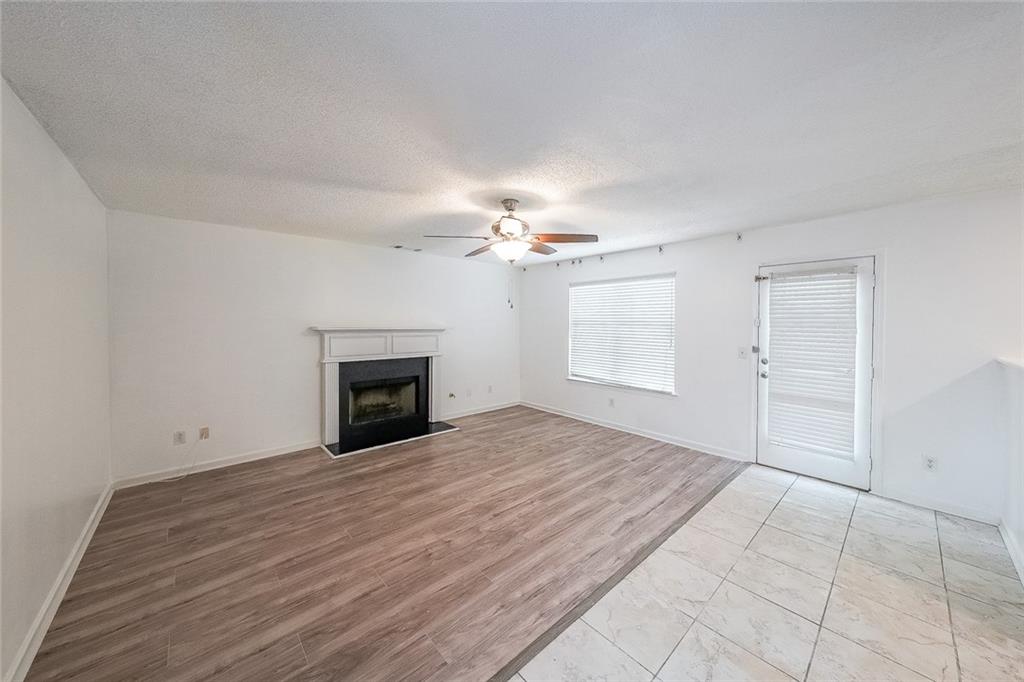 1528 Rogers Crossing Drive, Lithonia, Georgia image 8
