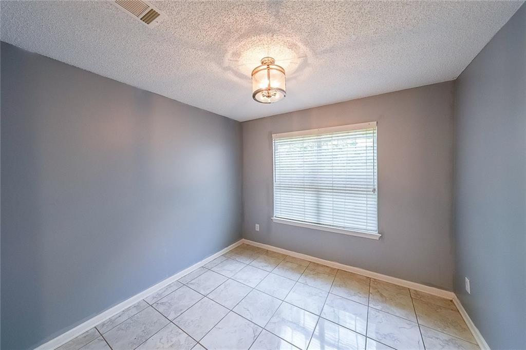 1528 Rogers Crossing Drive, Lithonia, Georgia image 12