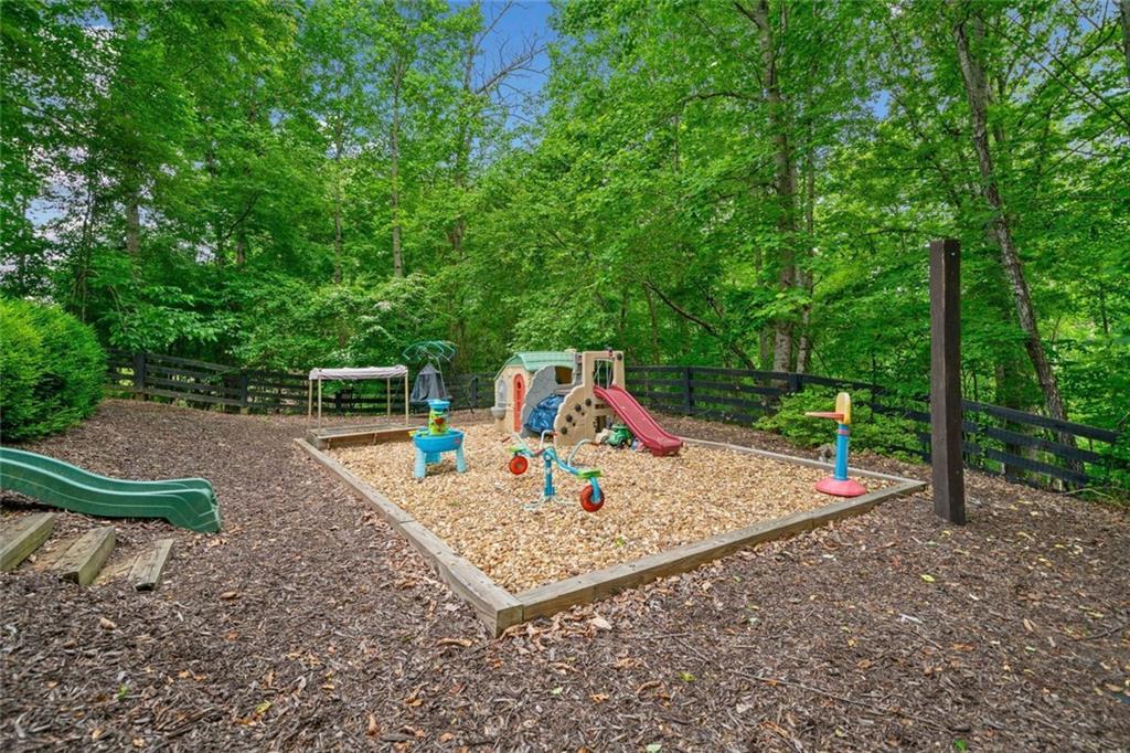 323 Ermines Way, Mcdonough, Georgia image 5