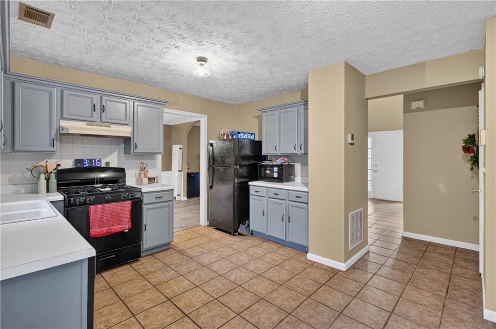 855 Underhill Court
