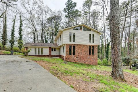 Homes For Sale - 5688 Miller Court<br/> Norcross, GA 30093