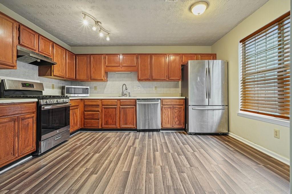 6617 Meadow Green Circle