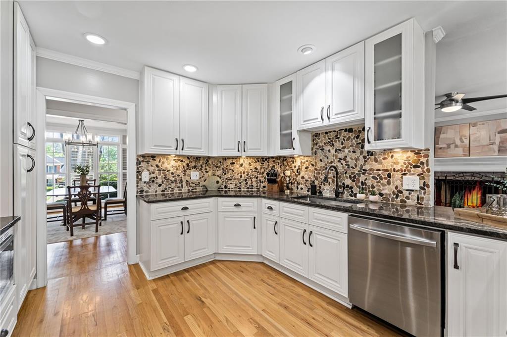 11155 Highfield Chase Drive, Johns Creek, Georgia image 12
