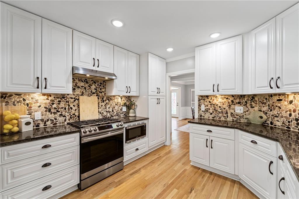 11155 Highfield Chase Drive, Johns Creek, Georgia image 11