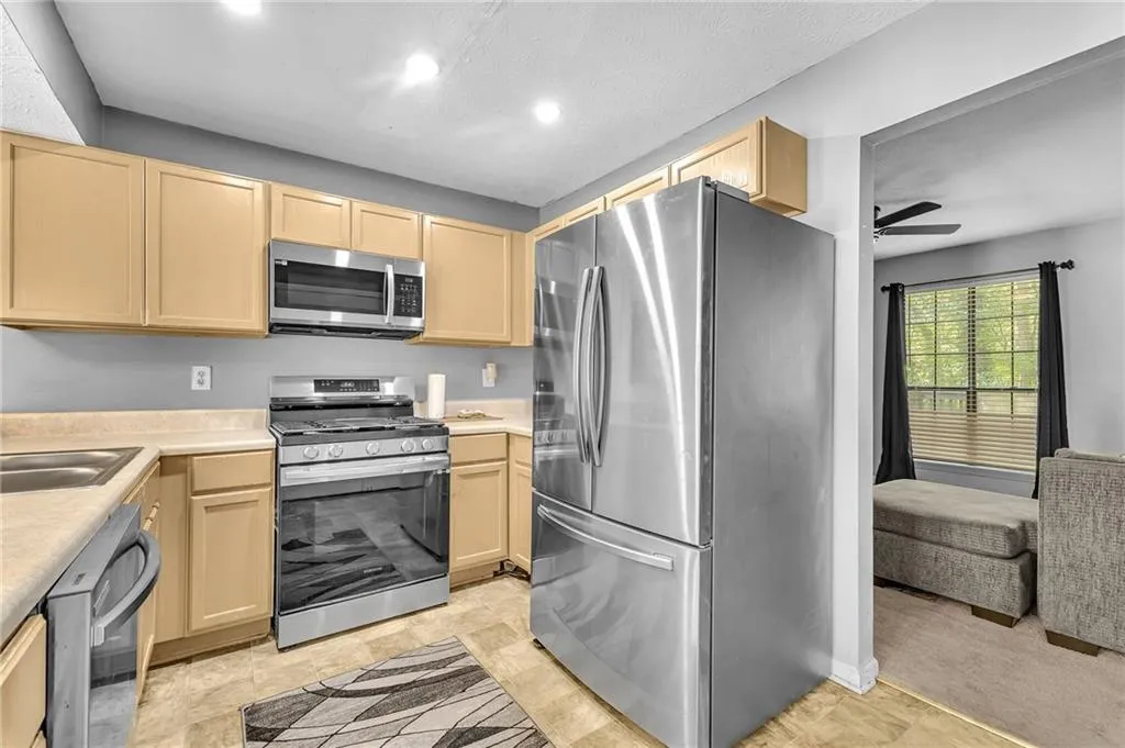 Stone Mountain, Georgia 30088, United States, 3 Bedrooms Bedrooms, ,3 BathroomsBathrooms,Residential,Active,184120