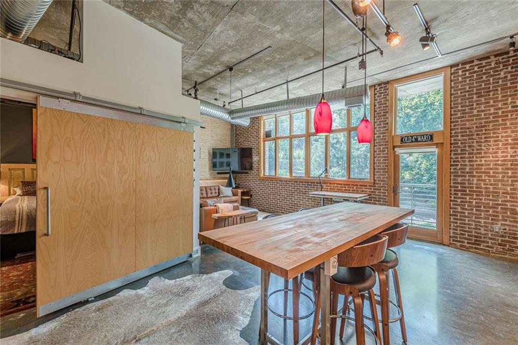 640 Glen Iris Drive NE 309