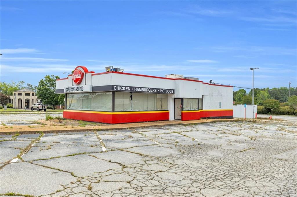 2484 MAIN Street E