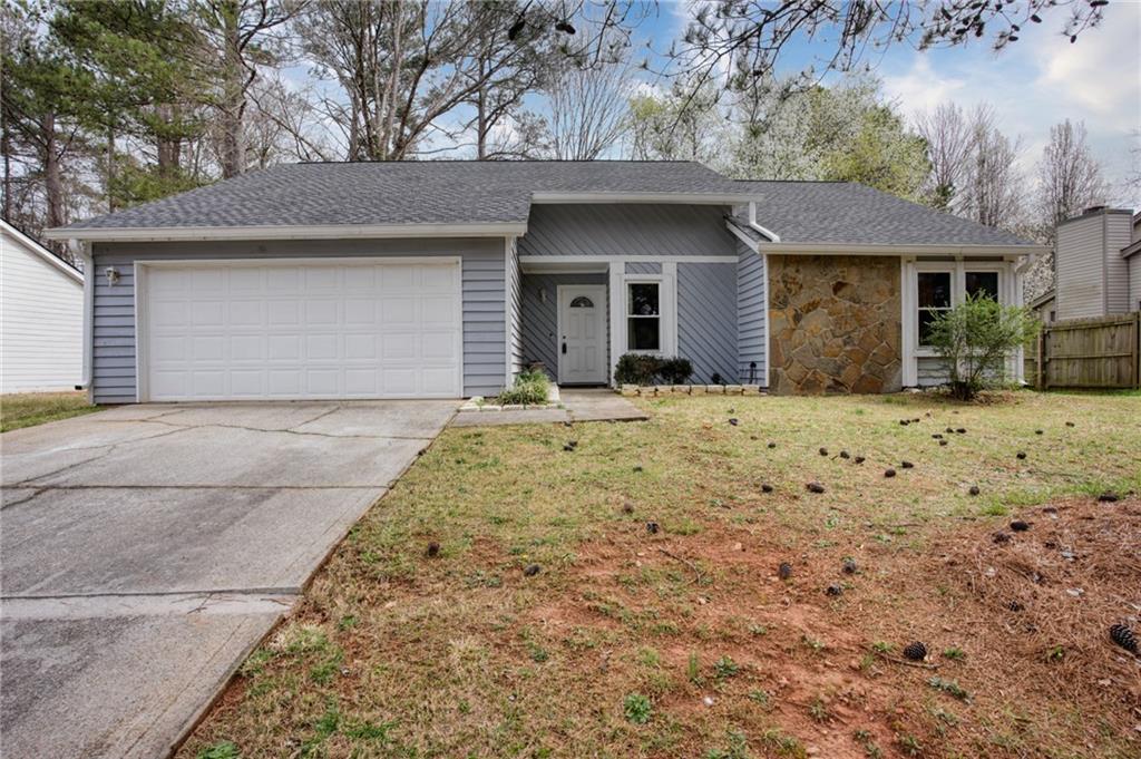 This is a well maintained beautiful 3BR/ 2 Bath Ranch style home in the highly sought after Hidden Hills community. The home boast a large open family room. It comes with a huge eatin Kitchen area and spacious living room. The home sits on a nice private lot that offers outdoor privacy for fam and entertainmt. Please show and sell....