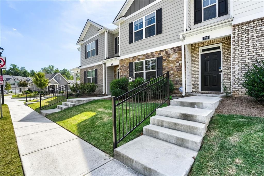 723 Aura Trail