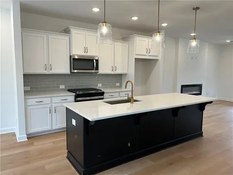 MLS: 7520916