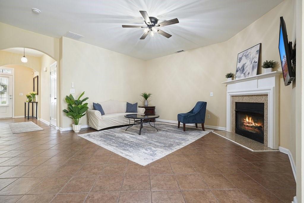 1963 Lakeshore Overlook Circle NW