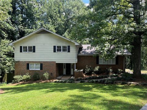 Homes For Rent - 2745 Cardinal Lake Circle<br/> Duluth, GA 30096
