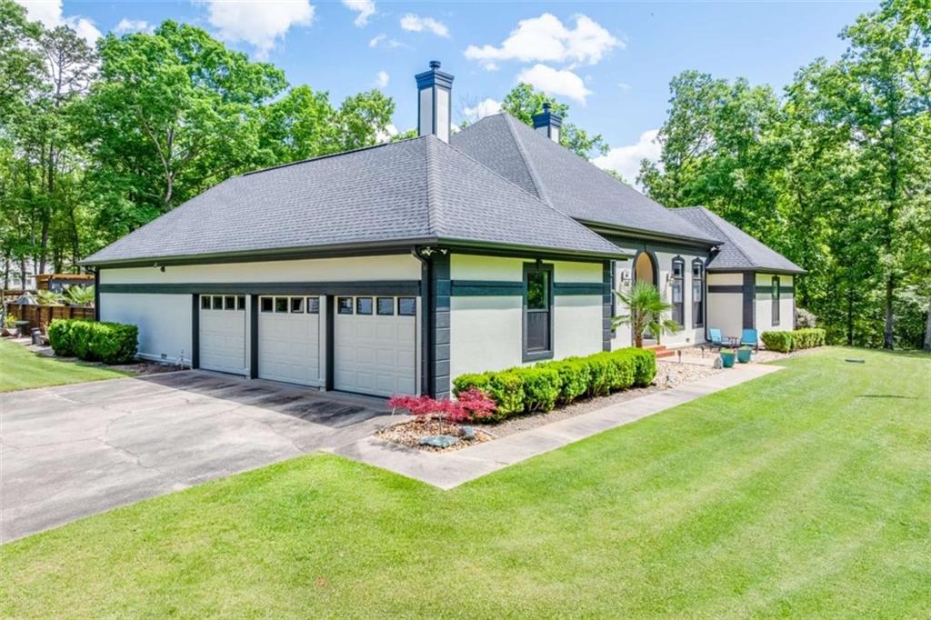 1198 Lakeshore Drive