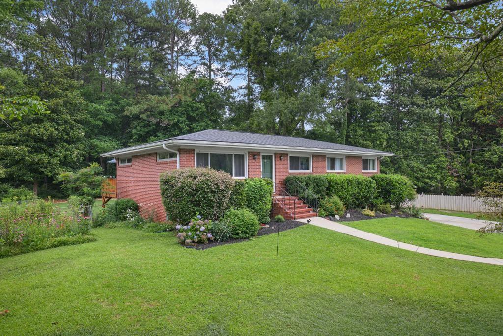 388 Talcott Circle NW