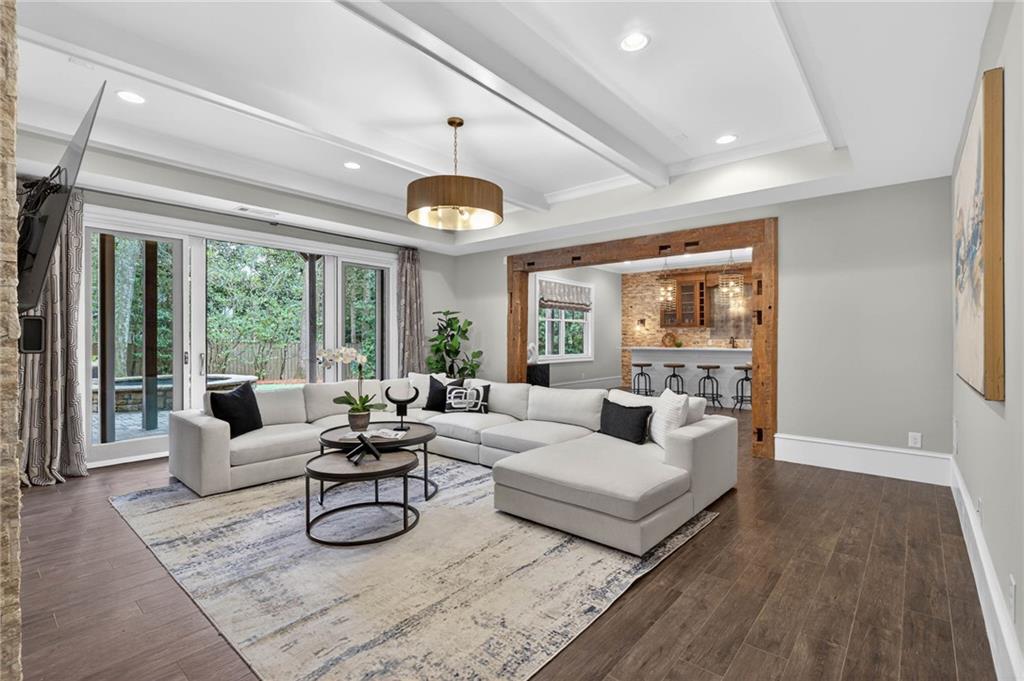 15 Lake Forrest Lane NE