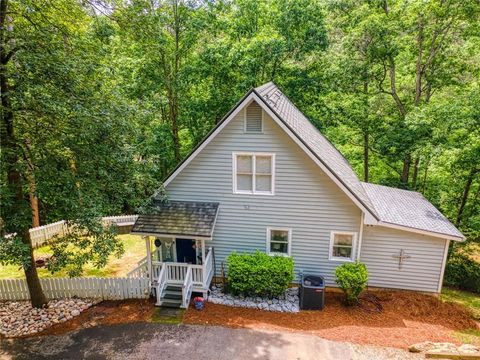 Homes For Sale - 190 Raintree Court<br/> Demorest, GA 30535