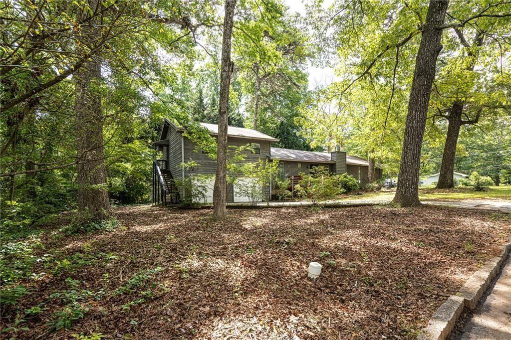 633 Iris Road