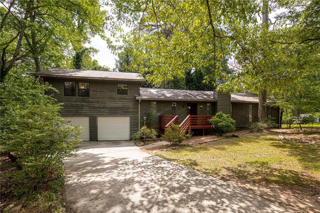 633 Iris Road, Pine Lake, Georgia image 3