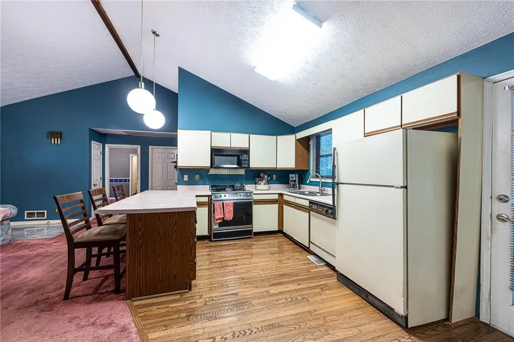 Pine Lake, Georgia 30072, United States, 3 Bedrooms Bedrooms, ,3 BathroomsBathrooms,Residential,Active,132534