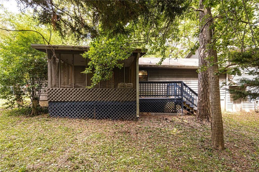 633 Iris Road