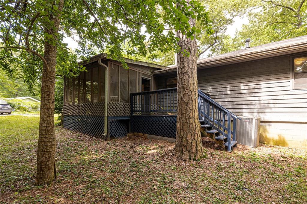 633 Iris Road, Pine Lake, Georgia image 6