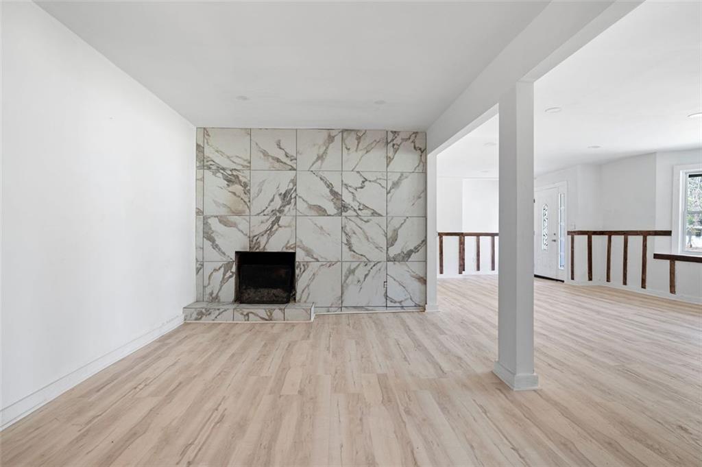 3042 Peek Road, Atlanta, Georgia image 9